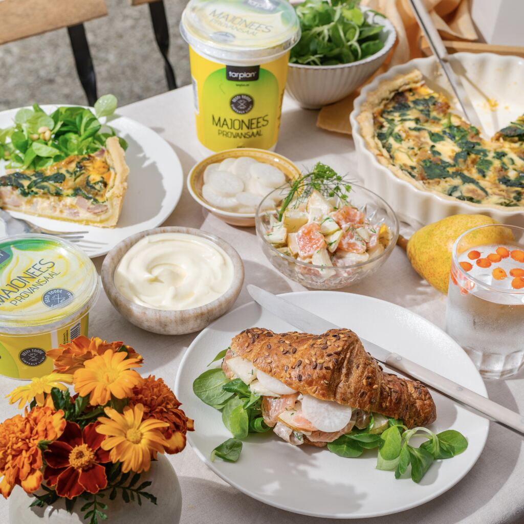 Croissant with salmon and pear salad - Tarplan